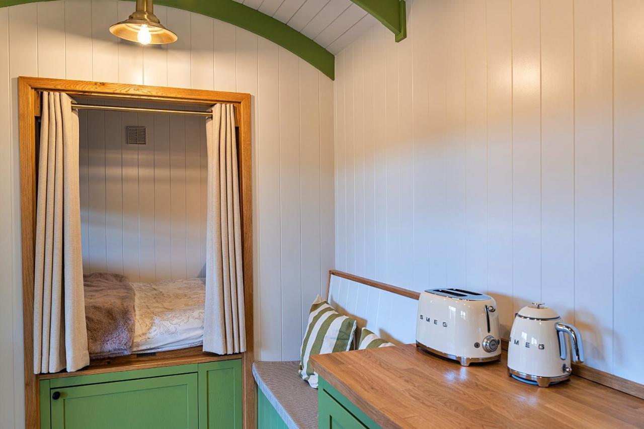 Finest Retreats - The Shepherd'S Hut At Northcombe Farm Beaworthy Eksteriør billede
