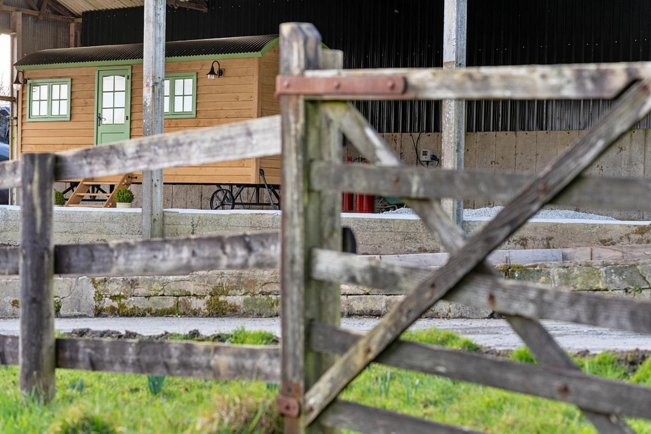 Finest Retreats - The Shepherd'S Hut At Northcombe Farm Beaworthy Eksteriør billede